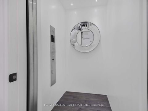 Photo 34 at 10 Malaren Road, Maple, Vaughan