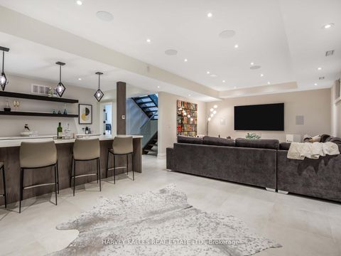 Photo 39 at 10 Malaren Road, Maple, Vaughan