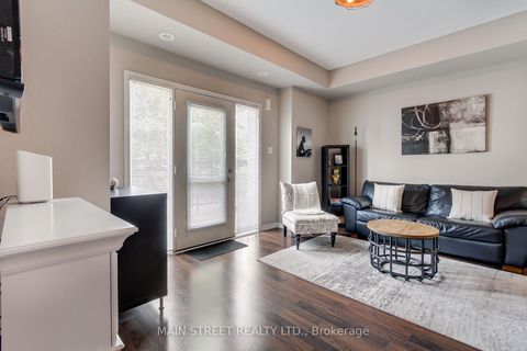 Photo 11 at 4 - 15949 Bayview Avenue, Bayview Northeast, Aurora