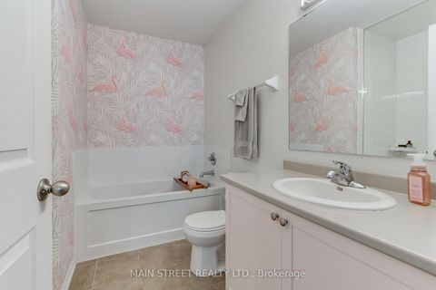 Photo 16 at 4 - 15949 Bayview Avenue, Bayview Northeast, Aurora