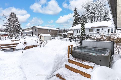 Photo 13 at 229 Deborah Way, Painswick North, Barrie