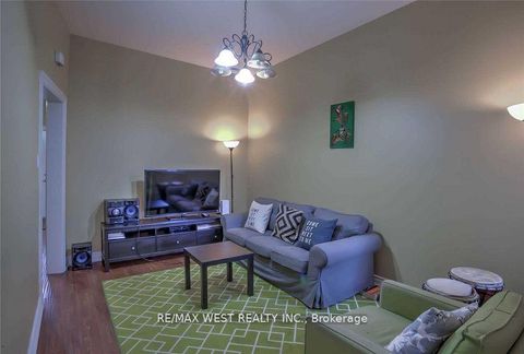 Photo 4 at 472 Symington Avenue, Pellam Park, Toronto