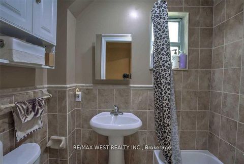 Photo 12 at 472 Symington Avenue, Pellam Park, Toronto