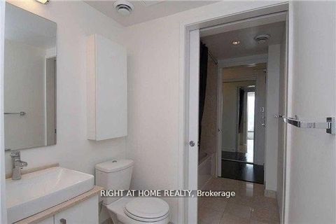 Photo 6 at 5707 - 12 York Street, Waterfront Communities C1, Toronto