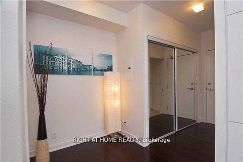 Photo 7 at 5707 - 12 York Street, Waterfront Communities C1, Toronto