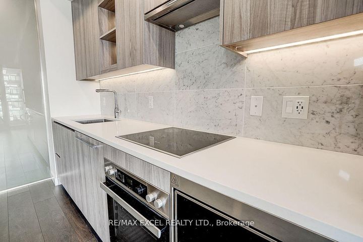 Photo 10 at 2001 - 85 McMahon Drive, Bayview Village, Toronto