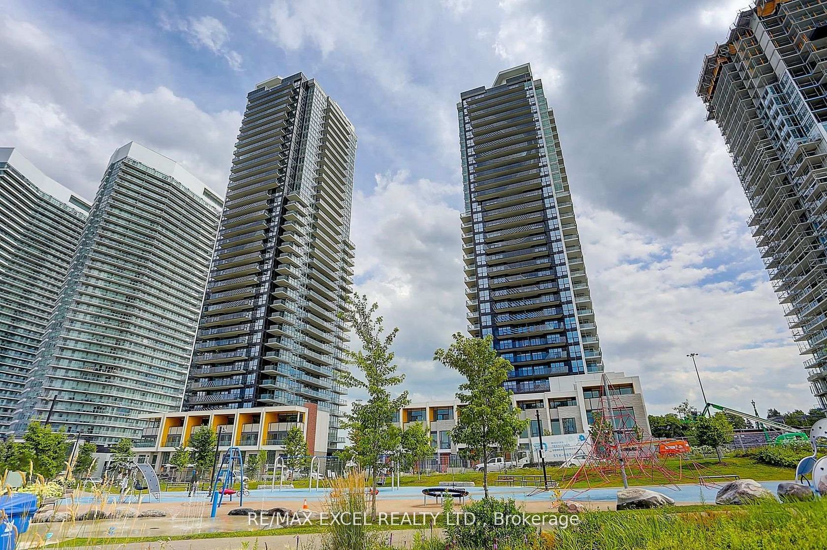2001 - 85 McMahon Drive, Bayview Village, Toronto 2