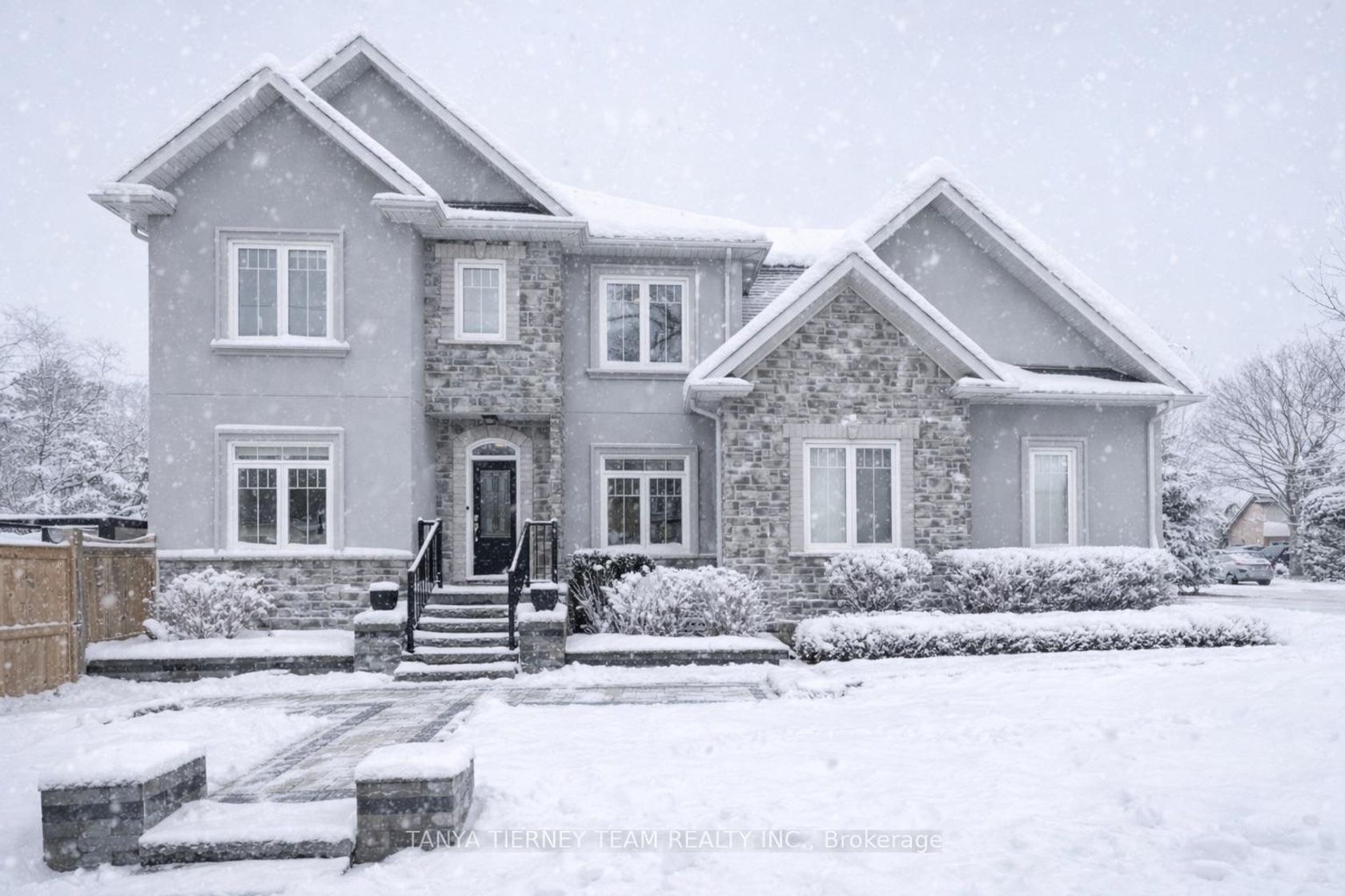 1 Centre Street W, Brooklin, Whitby 