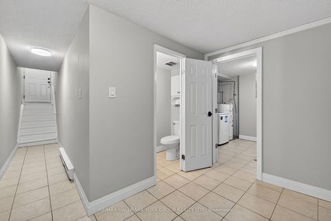 Photo 7 at 33 - 169 Milestone Crescent, Aurora Village, Aurora