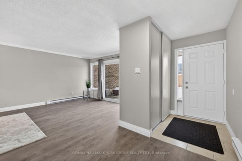 Photo 12 at 33 - 169 Milestone Crescent, Aurora Village, Aurora