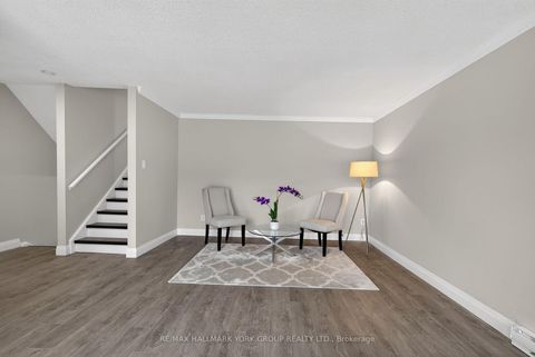 Photo 18 at 33 - 169 Milestone Crescent, Aurora Village, Aurora