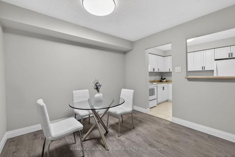 Photo 23 at 33 - 169 Milestone Crescent, Aurora Village, Aurora