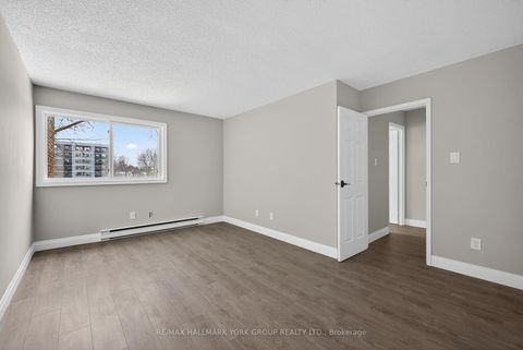 Photo 27 at 33 - 169 Milestone Crescent, Aurora Village, Aurora