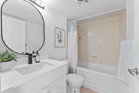 Photo 17 at 2318 - 35 Hollywood Avenue, Willowdale East, Toronto