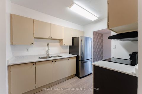 Photo 10 at 2011 - 85 Emmett Avenue, Mount Dennis, Toronto