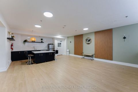 Photo 20 at 2011 - 85 Emmett Avenue, Mount Dennis, Toronto