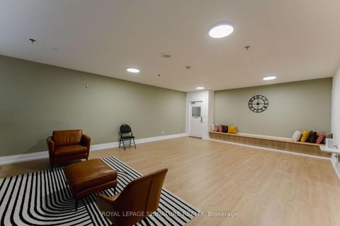 Photo 23 at 2011 - 85 Emmett Avenue, Mount Dennis, Toronto