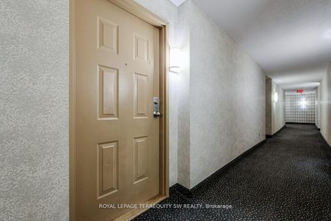 Photo 3 at 933 - 222 The Esplanade, Waterfront Communities C8, Toronto