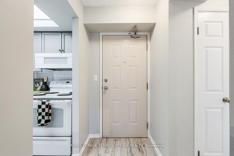 Photo 4 at 933 - 222 The Esplanade, Waterfront Communities C8, Toronto