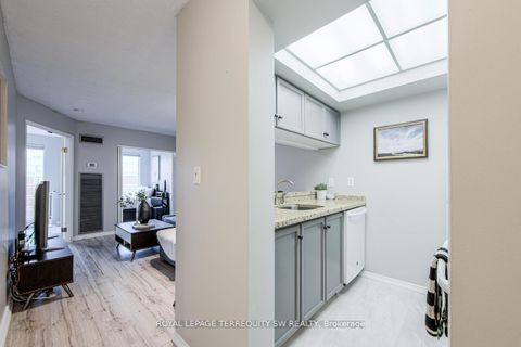 Photo 5 at 933 - 222 The Esplanade, Waterfront Communities C8, Toronto