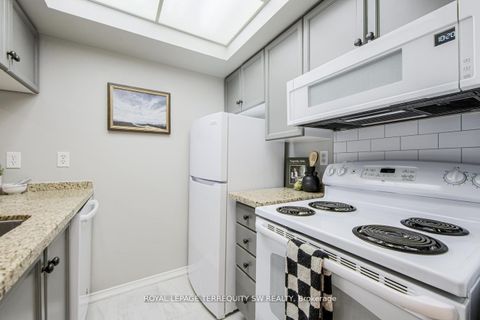 Photo 13 at 933 - 222 The Esplanade, Waterfront Communities C8, Toronto