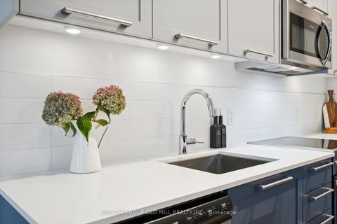 Photo 6 at 101 - 25 Neighbourhood Lane, Queensway, Toronto