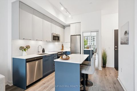 Photo 10 at 101 - 25 Neighbourhood Lane, Queensway, Toronto