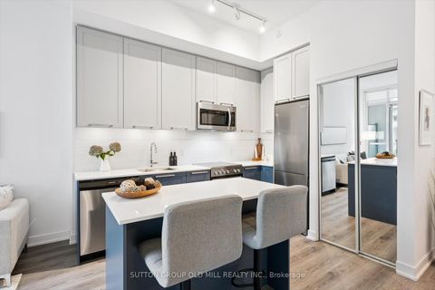 Photo 13 at 101 - 25 Neighbourhood Lane, Queensway, Toronto