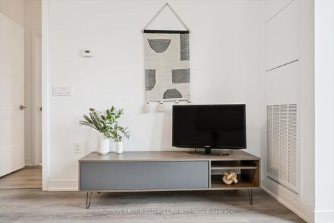 Photo 20 at 101 - 25 Neighbourhood Lane, Queensway, Toronto