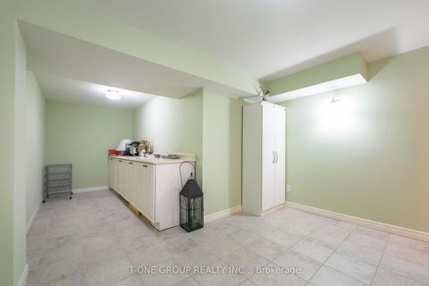 Photo 36 at 124 Aitken Circle, Unionville, Markham