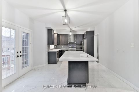 Photo 11 at 262 Livingstone Street E, Little Lake, Barrie