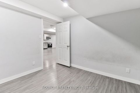 Photo 31 at 262 Livingstone Street E, Little Lake, Barrie