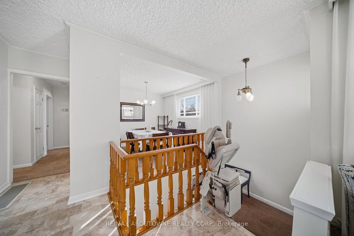 Photo 4 at 491 Warminster Drive, WO West, Oakville