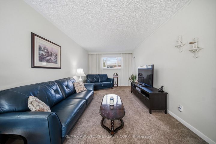 Photo 6 at 491 Warminster Drive, WO West, Oakville