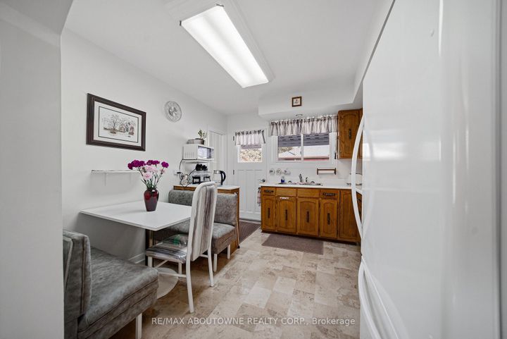 Photo 10 at 491 Warminster Drive, WO West, Oakville