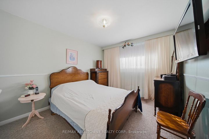 Photo 17 at 491 Warminster Drive, WO West, Oakville