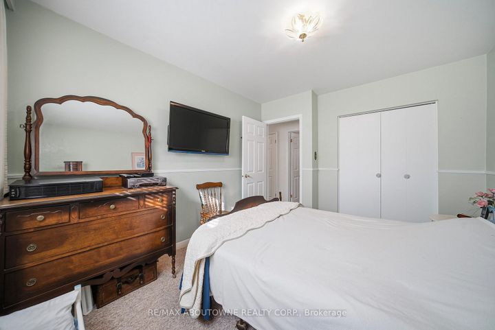 Photo 18 at 491 Warminster Drive, WO West, Oakville