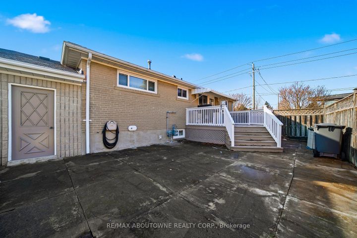 Photo 30 at 491 Warminster Drive, WO West, Oakville