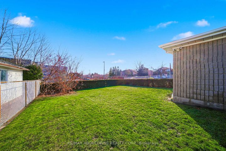 Photo 32 at 491 Warminster Drive, WO West, Oakville