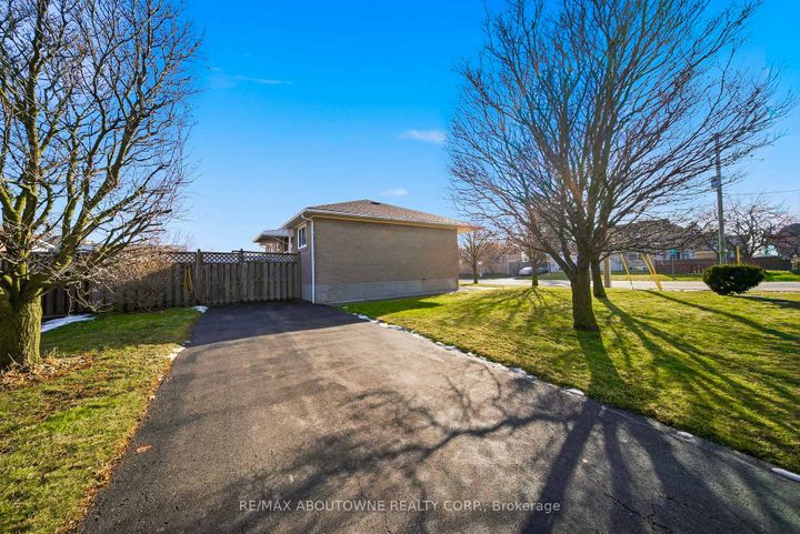 Photo 33 at 491 Warminster Drive, WO West, Oakville