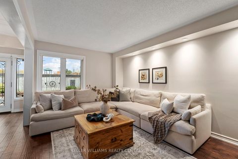 Photo 9 at 7 Mahogany Court, Aurora Highlands, Aurora