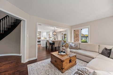 Photo 11 at 7 Mahogany Court, Aurora Highlands, Aurora