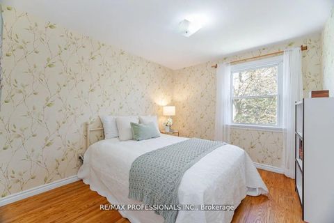 Photo 17 at 77 Bedford Park Avenue, Crosby, Richmond Hill