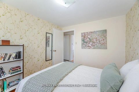 Photo 18 at 77 Bedford Park Avenue, Crosby, Richmond Hill