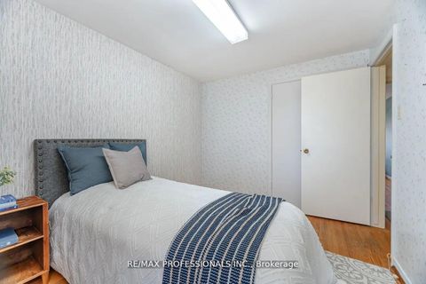 Photo 22 at 77 Bedford Park Avenue, Crosby, Richmond Hill