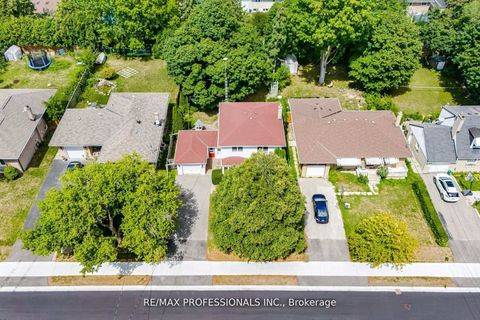 Photo 42 at 77 Bedford Park Avenue, Crosby, Richmond Hill