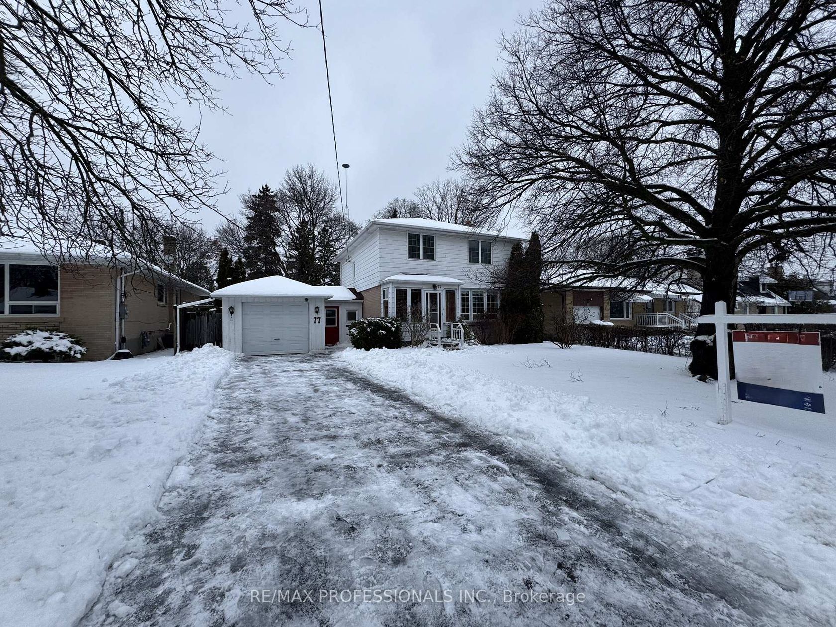 77 Bedford Park Avenue, Crosby, Richmond Hill photo number 2