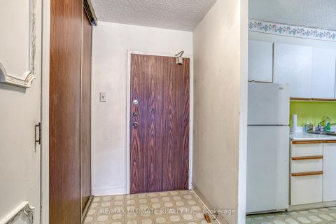 Photo 3 at 1003 - 15 Torrance Road, Eglinton East, Toronto