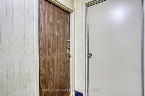 Photo 4 at 1003 - 15 Torrance Road, Eglinton East, Toronto
