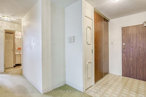 Photo 5 at 1003 - 15 Torrance Road, Eglinton East, Toronto